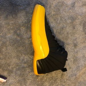 Jordan 12 Univ. Gold